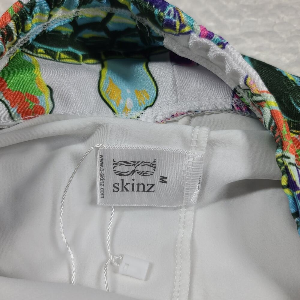 B Skinz skort Sz Medium Turtle print Golf Pickleball UPF Athleisure Performance - Picture 4 of 6